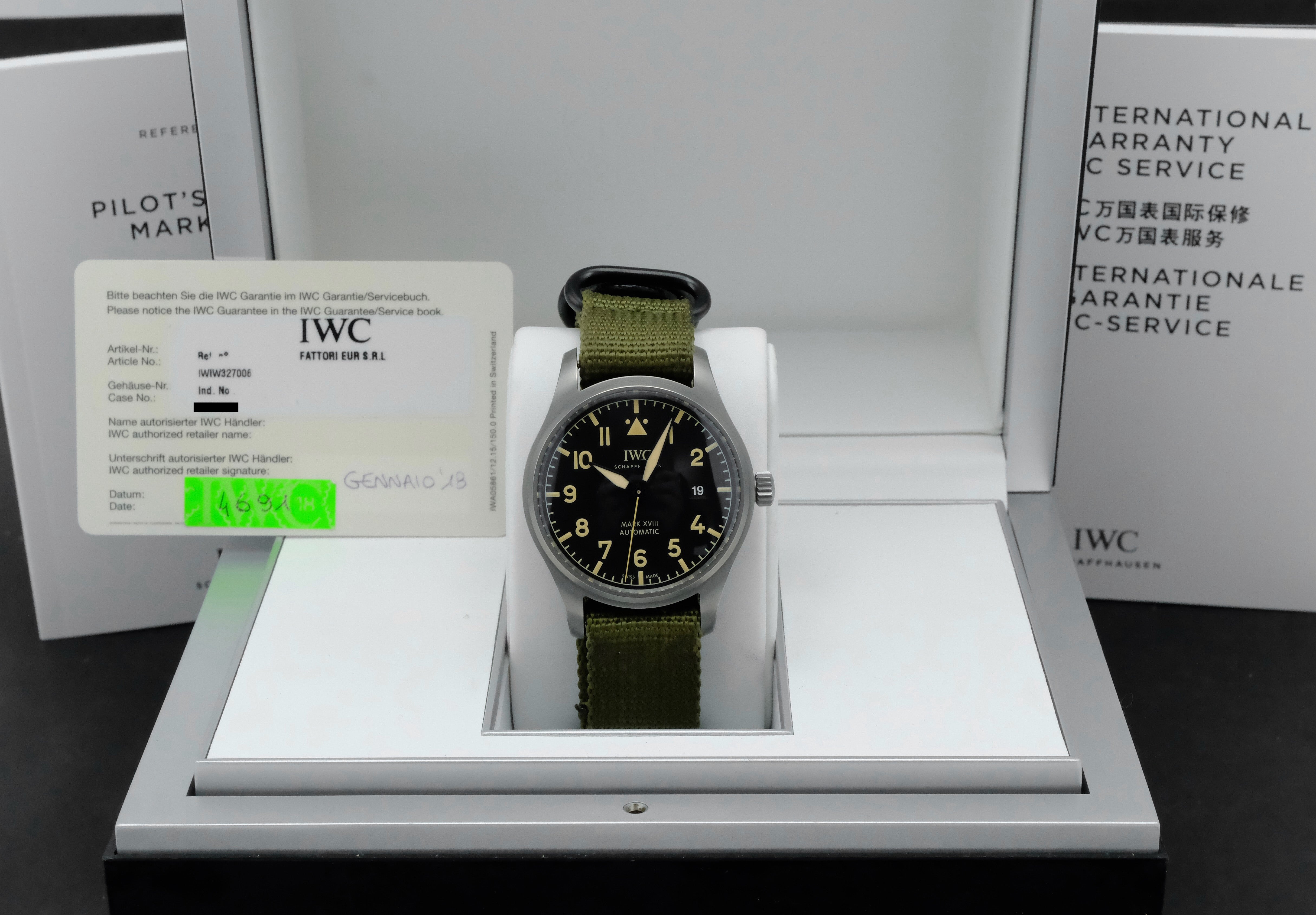 IWC Pilot Mark Xviii Heritage IW327006 - 2018 - IWC horloge - IWC kopen - IWC heren horloge - Trophies Watches