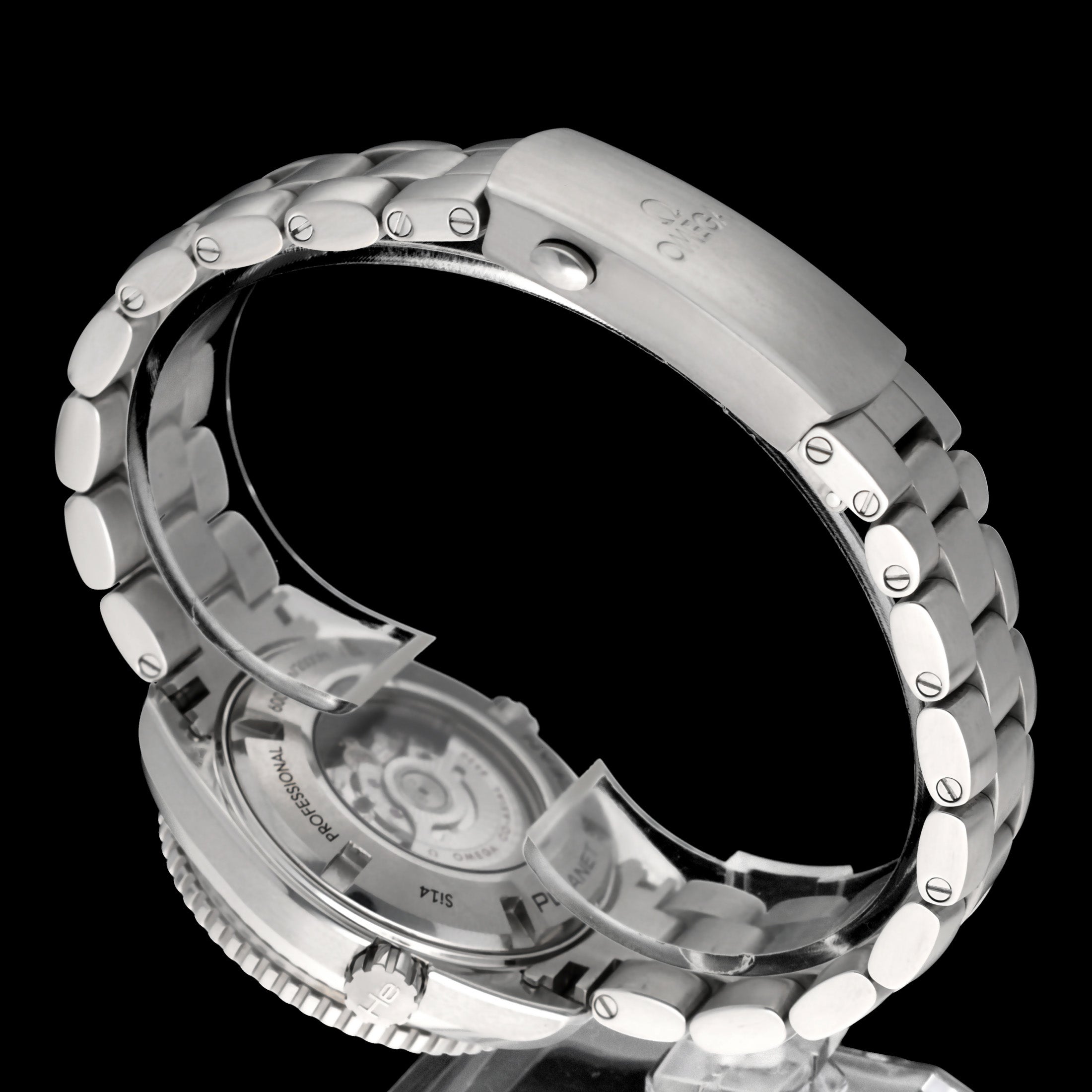 Omega Seamaster Planet Ocean 232.30.38.20.01.002 - 2018 - Omega horloge - Omega kopen - Omega heren horloge - Trophies Watches