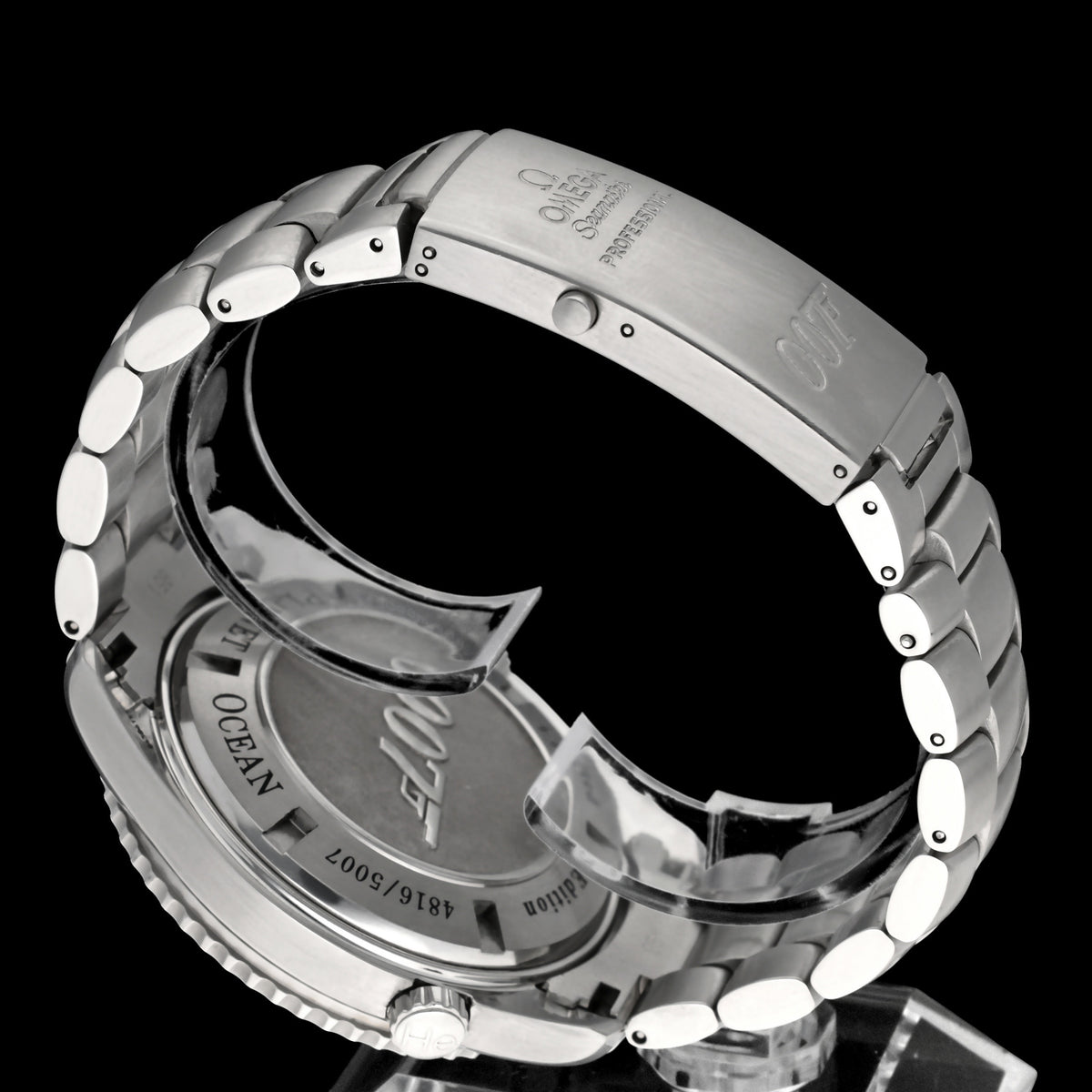 Omega Seamaster Planet Ocean 222.30.46.20.01.001 - 2017 - Omega horloge - Omega kopen - Omega heren horloge - Trophies Watches