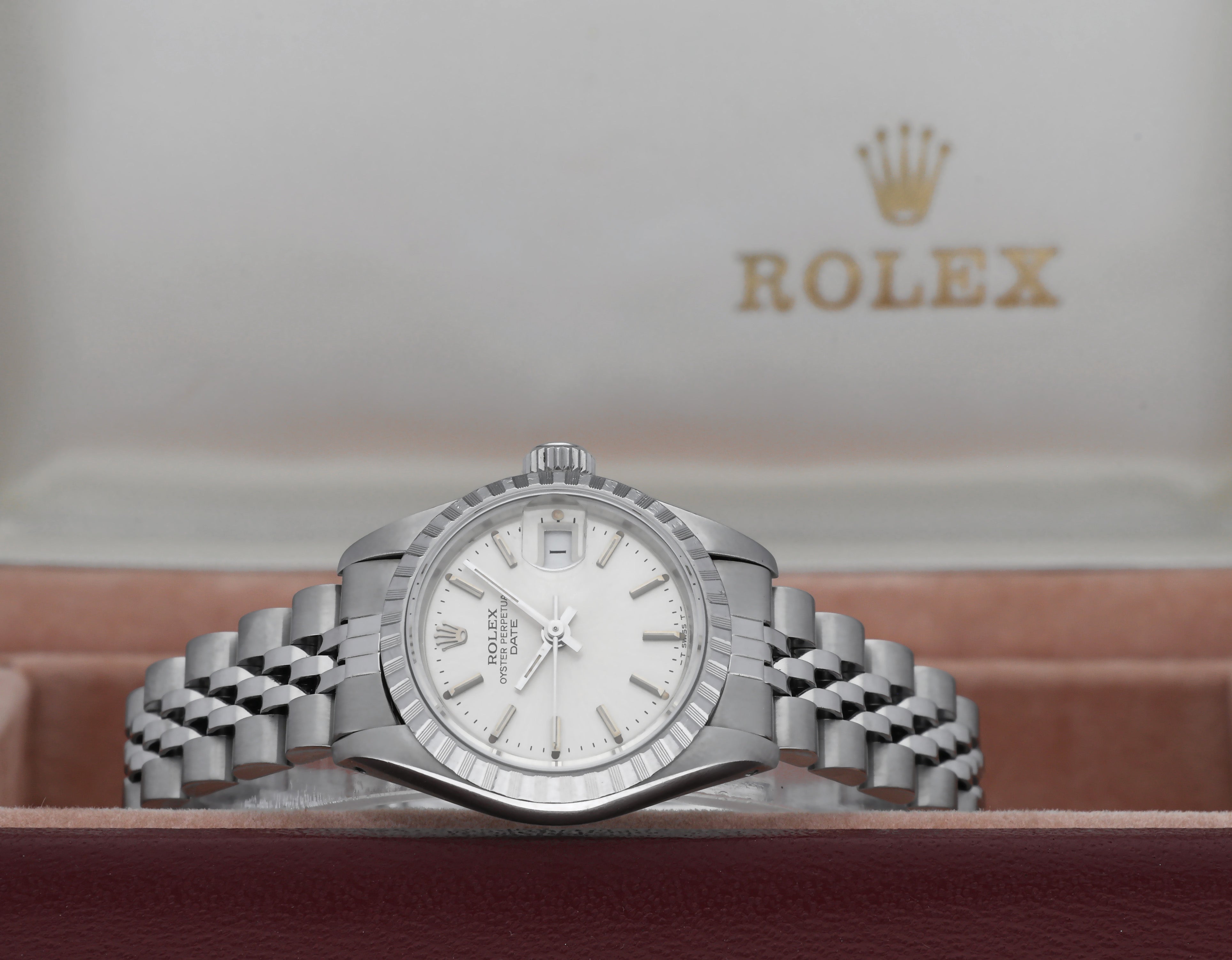 Rolex Oyster Perpetual Lady Date 69240 - 1984 - Rolex horloge - Rolex kopen - Rolex dames horloge - Trophies Watches