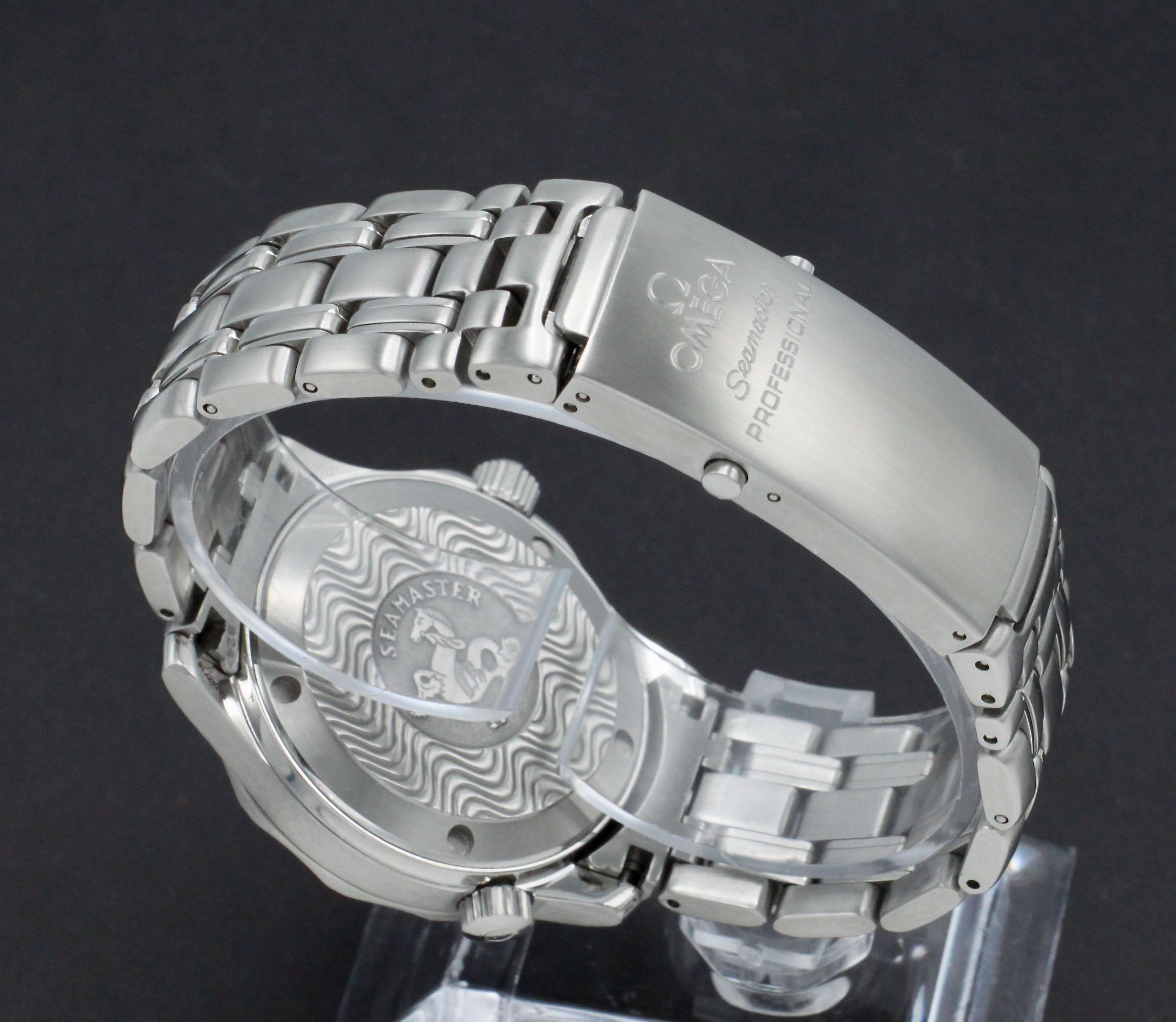 Omega Seamaster Diver 300 M 2561.80.00 - 1999 - Omega horloge - Omega kopen - Omega heren horloge - Trophies Watches