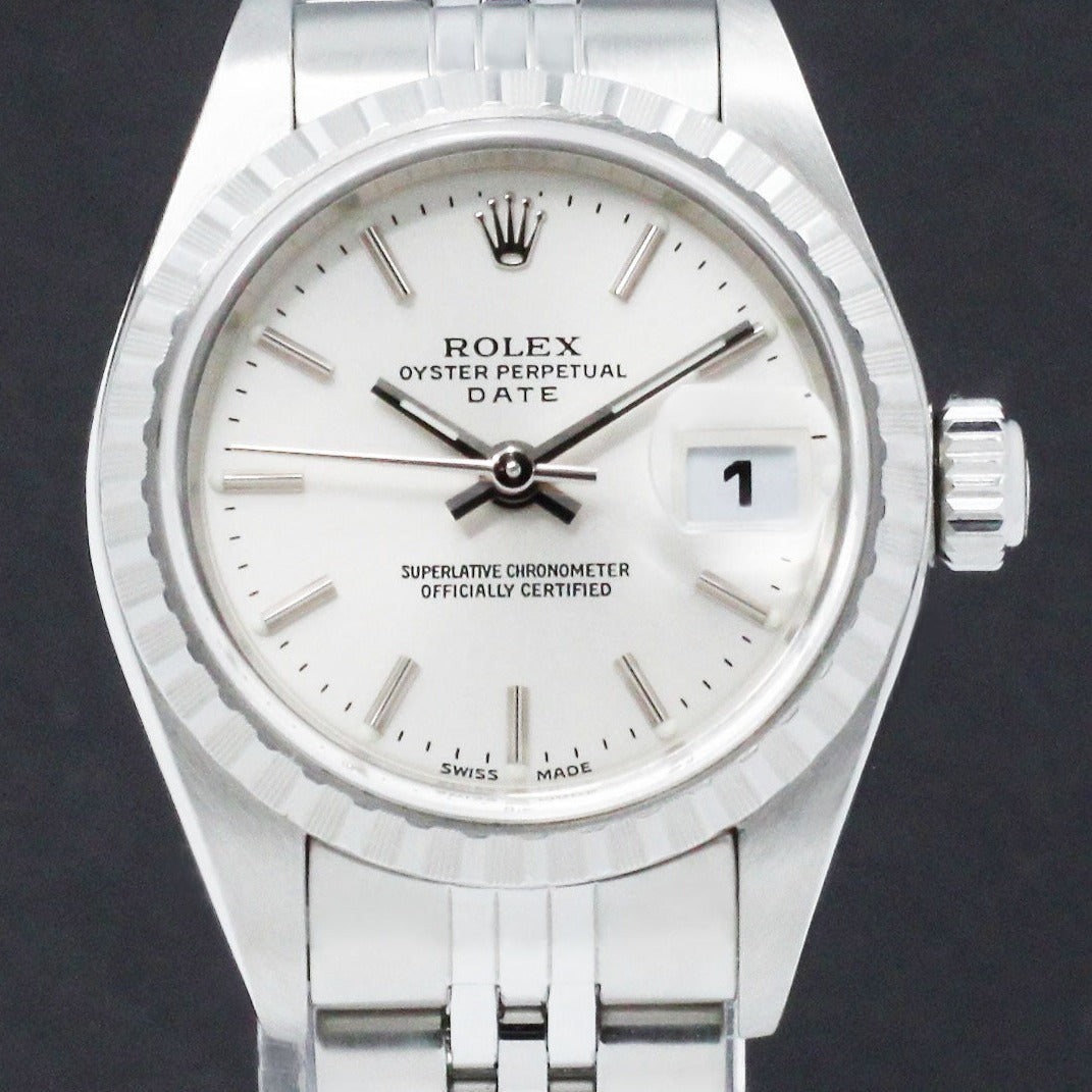 Rolex Oyster Perpetual Lady Date 69190 - 2003 - Rolex horloge - Rolex kopen - Rolex dames horloge - Trophies Watches