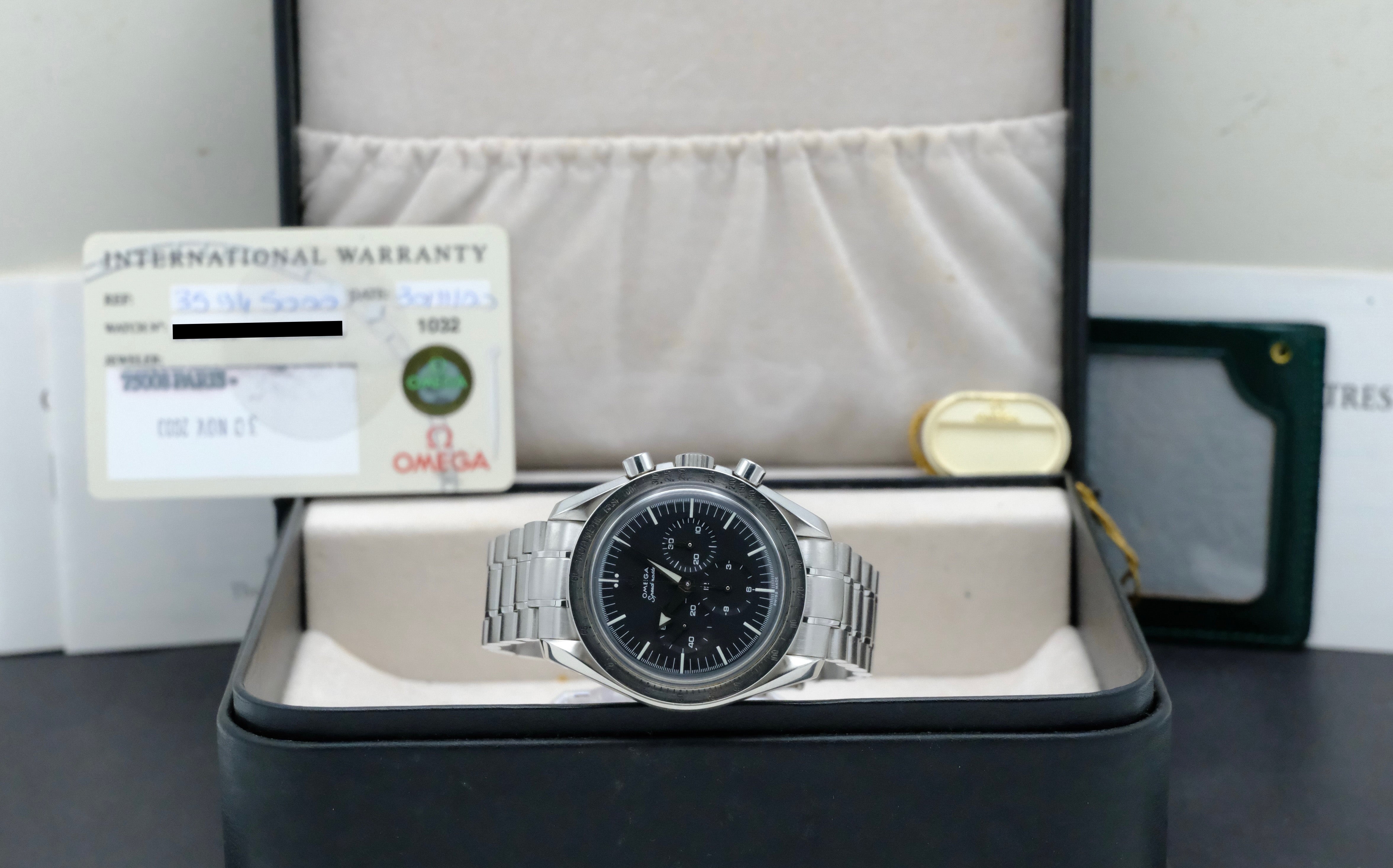 Omega Speedmaster Broad Arrow 3594.50 - 2000 - Omega horloge - Omega kopen - Omega heren horloges - Trophies Watches