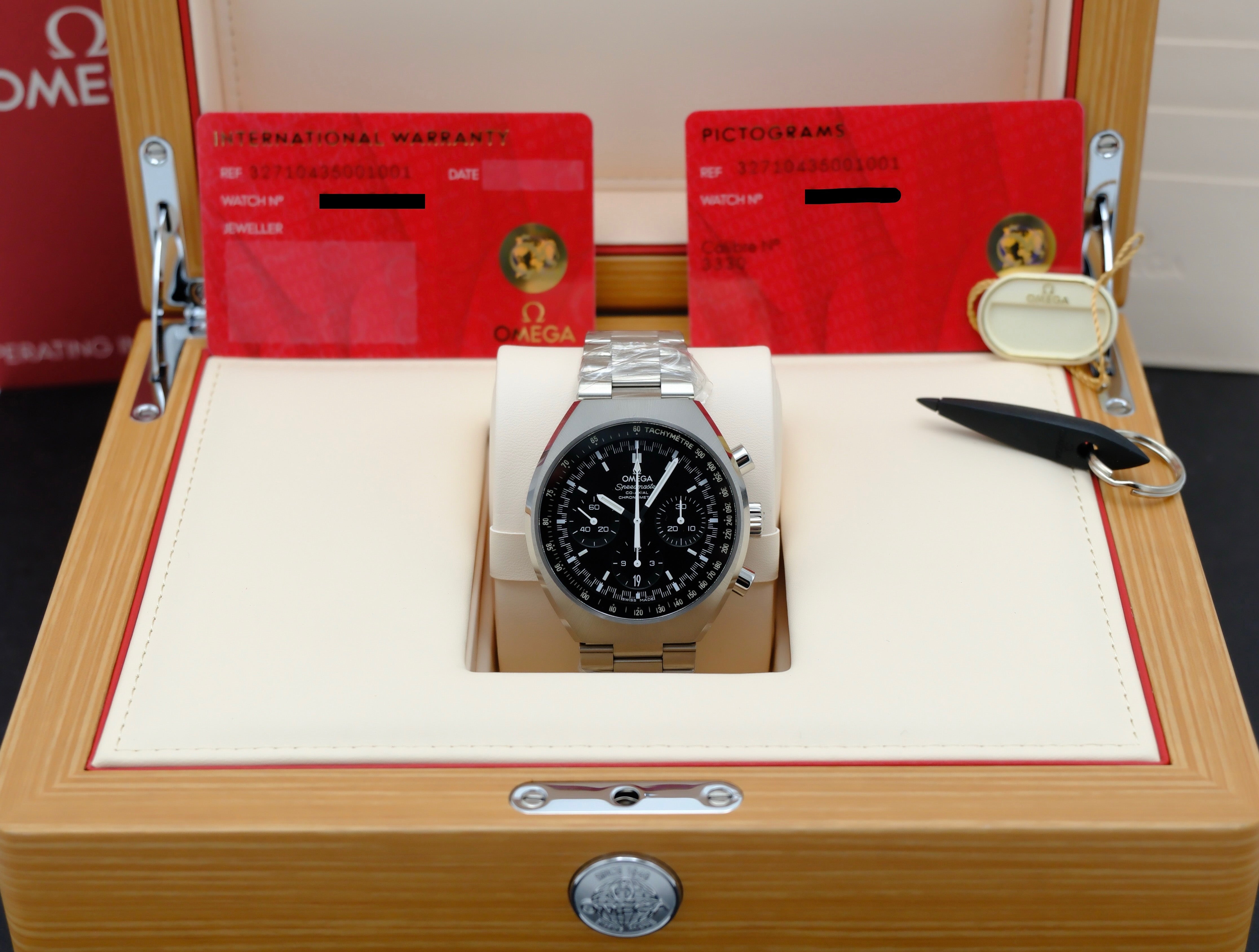 Omega Speedmaster Mark II 327.10.43.50.01.001 - 2025 - Omega horloge - Omega kopen - Omega heren horloge - Trophies Watches
