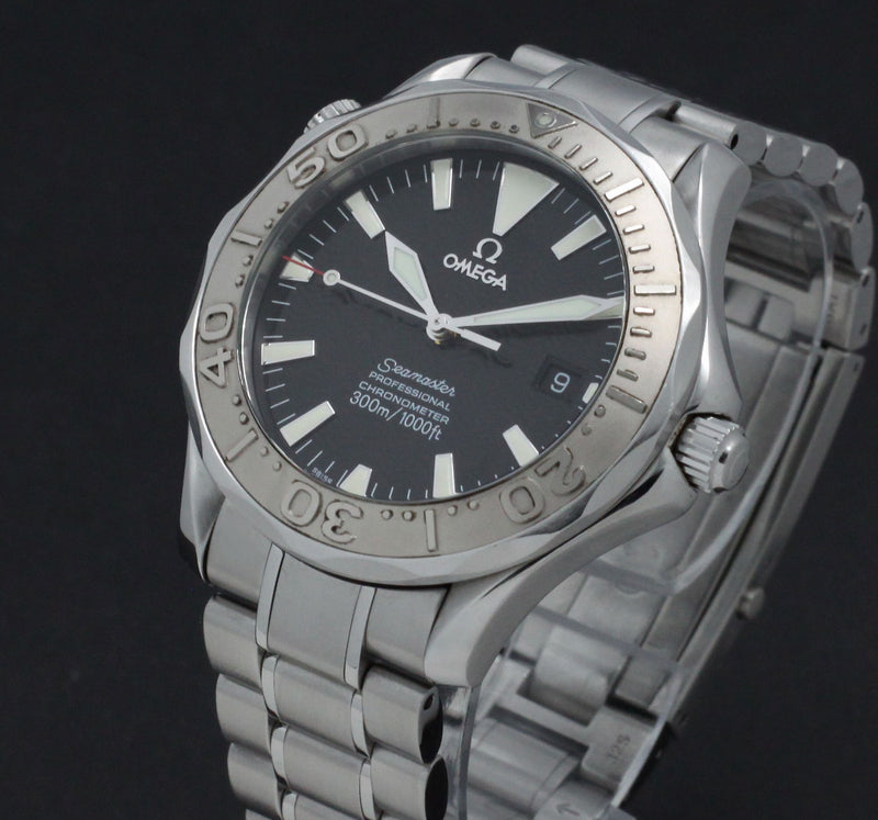 Omega Seamaster Diver 300 M 2230.50.00 - 2006 - Omega horloge - Omega kopen - Omega heren horloge - Trophies Watches