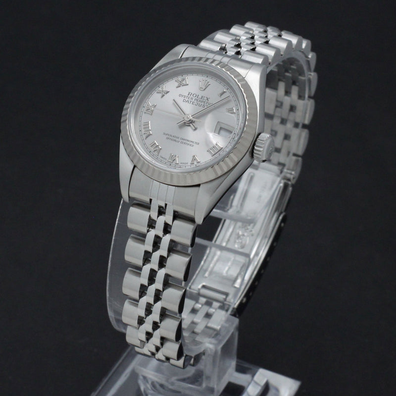 Rolex Oyster Perpetual Lady Datejust 69174 - 1999 - Rolex horloge - Rolex kopen - Rolex dames horloge - Trophies Watches