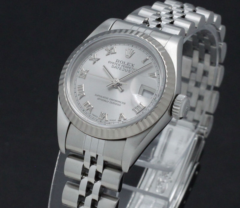 Rolex Oyster Perpetual Lady Datejust 69174 - 1999 - Rolex horloge - Rolex kopen - Rolex dames horloge - Trophies Watches