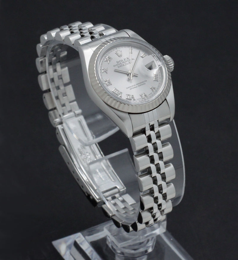 Rolex Oyster Perpetual Lady Datejust 69174 - 1999 - Rolex horloge - Rolex kopen - Rolex dames horloge - Trophies Watches