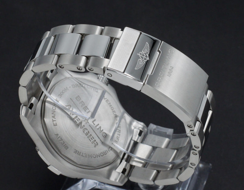 Breitling Avenger A17318- 2022 - Breitling horloge - Breitling kopen - Breitling heren horloge - Trophies Watches