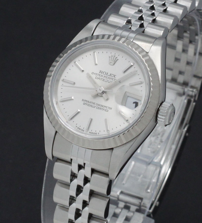 Rolex Oyster Perpetual Lady Datejust 69174 - 1999 - Rolex horloge - Rolex kopen - Rolex dames horloge - Trophies Watches