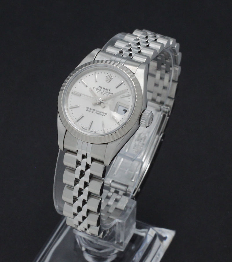 Rolex Oyster Perpetual Lady Datejust 69174 - 1999 - Rolex horloge - Rolex kopen - Rolex dames horloge - Trophies Watches