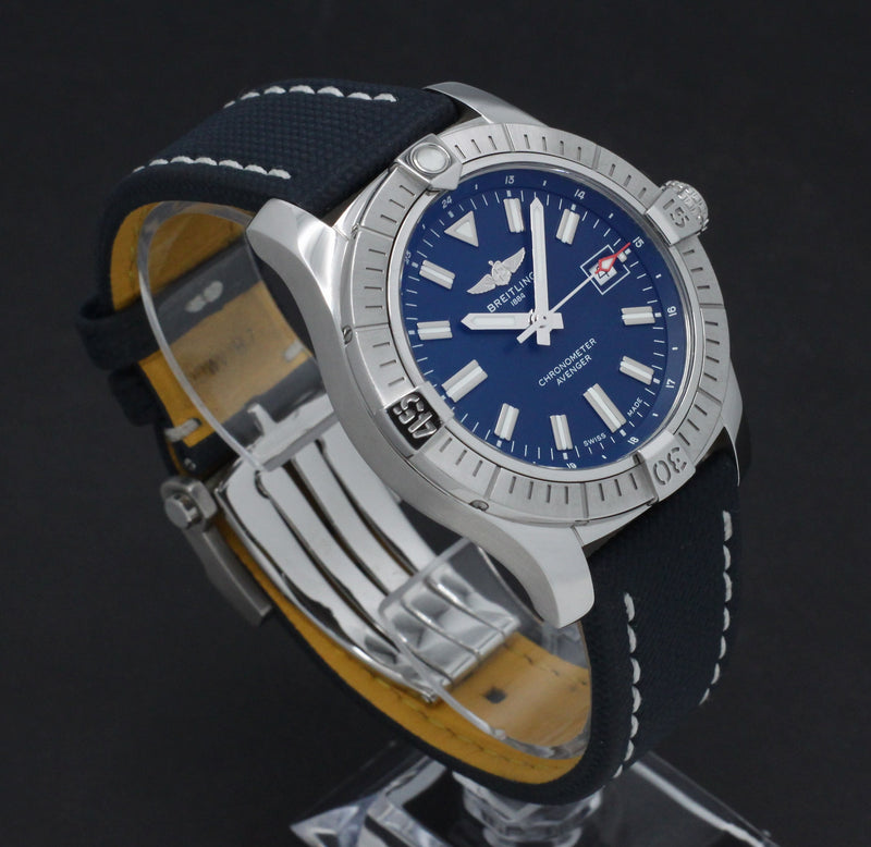 Breitling Avenger A17318- 2021 - Breitling horloge - Breitling kopen - Breitling heren horloge - Trophies Watches