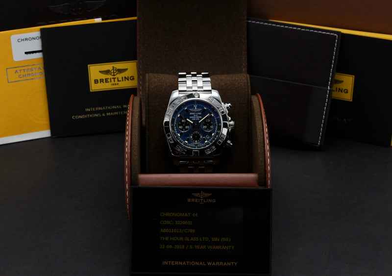 Breitling Chronomat AB011012 - 2018 - Breitling horloge - Breitling kopen - Breitling heren horloge - Trophies Watches