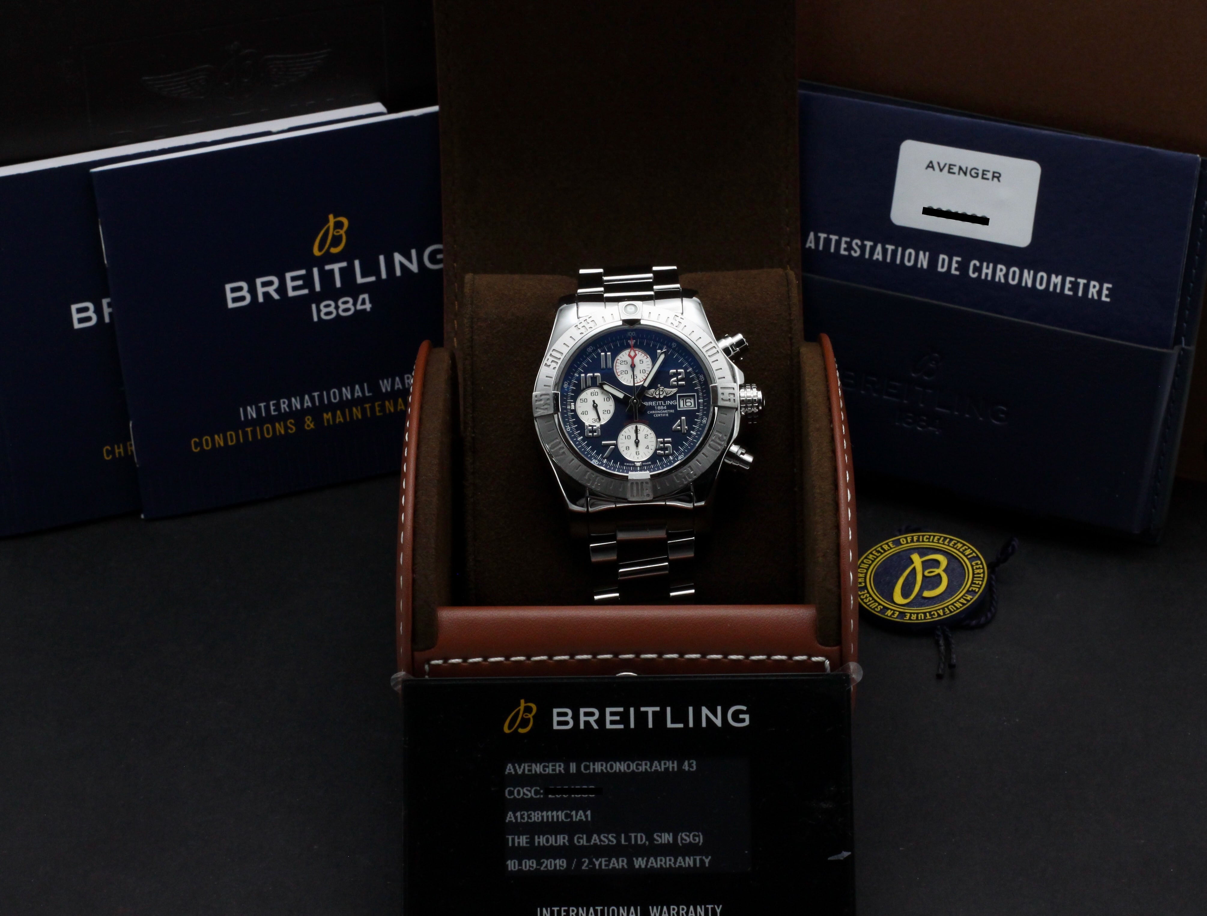 Breitling Avenger II A13381 - 2019 - Breitling horloge - Breitling kopen - Breitling heren horloge - Trophies Watches