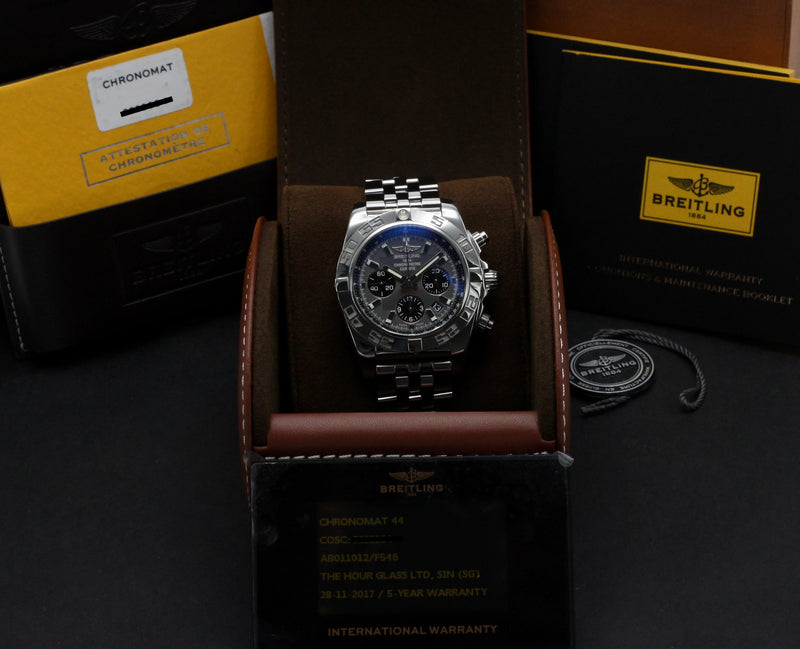 Breitling Chronomat AB0110 - Breitling horloge - Breitling kopen - Breitling heren horloge - Trophies Watches