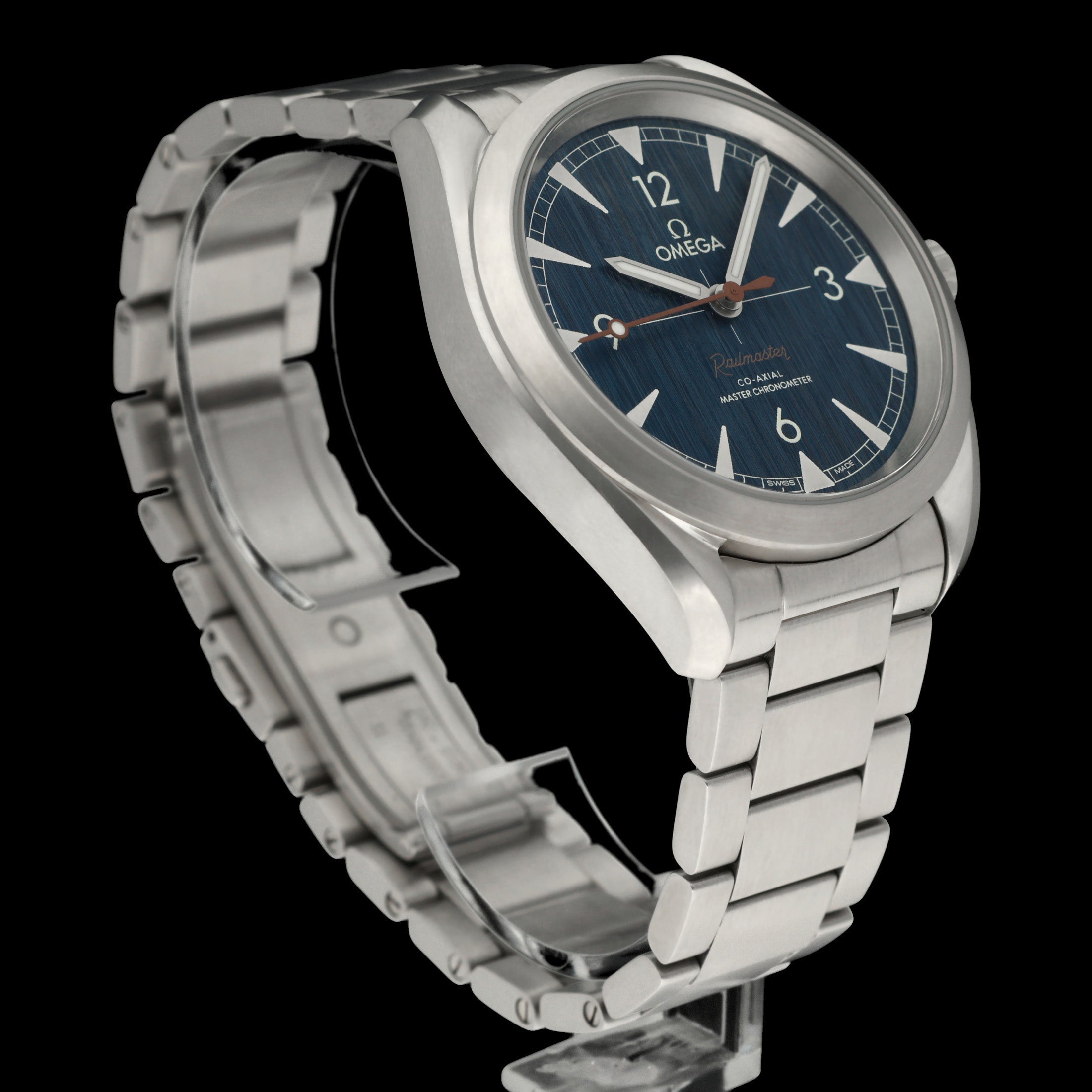 Omega Seamaster Railmaster 220.10.40.20.03.001 - 2019 - Omega horloge - Omega kopen - Omega heren horloge - Trophies Watches