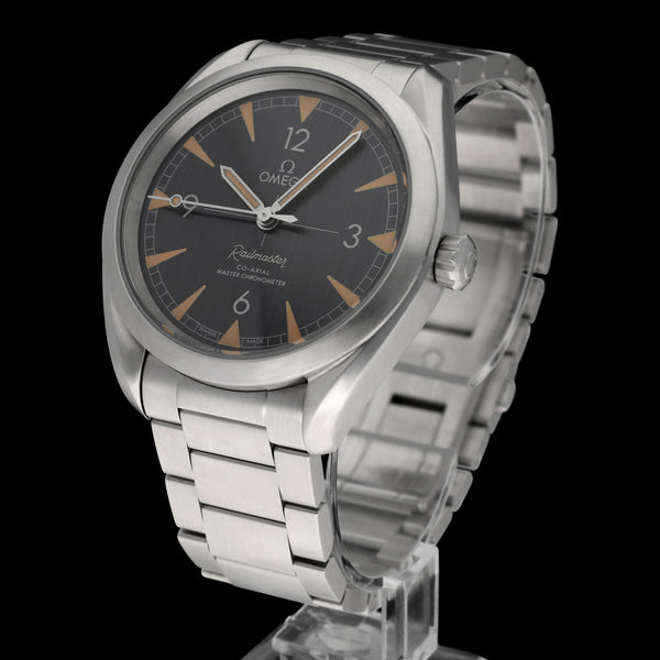 Omega Seamaster Railmaster 220.10.40.20.01.001 - 2021 - Omega horloge - Omega kopen - Omega heren horloge - Trophies Watches