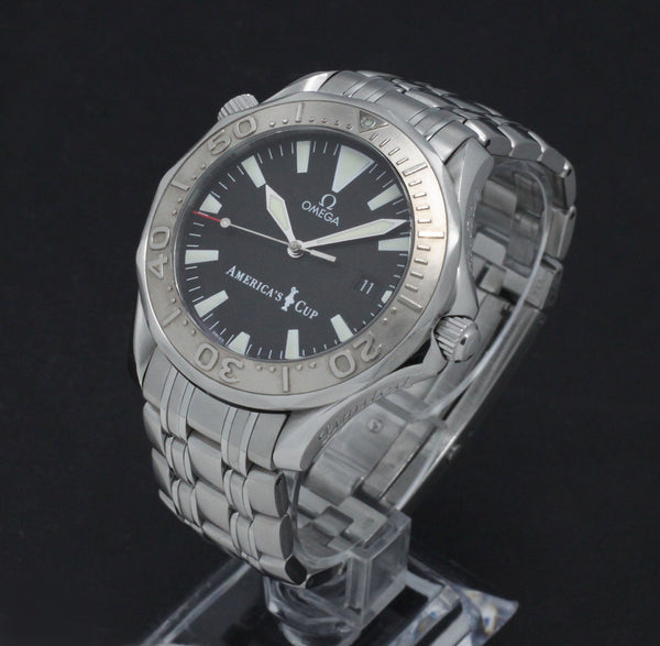 Omega Seamaster Diver 300 M 2533.50.00 - 2006 - Omega horloge - Omega kopen - Omega heren horloge - Trophies Watches