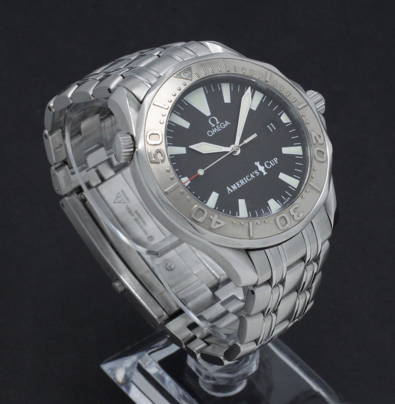 Omega Seamaster Diver 300 M 2533.50.00 - 2006 - Omega horloge - Omega kopen - Omega heren horloge - Trophies Watches