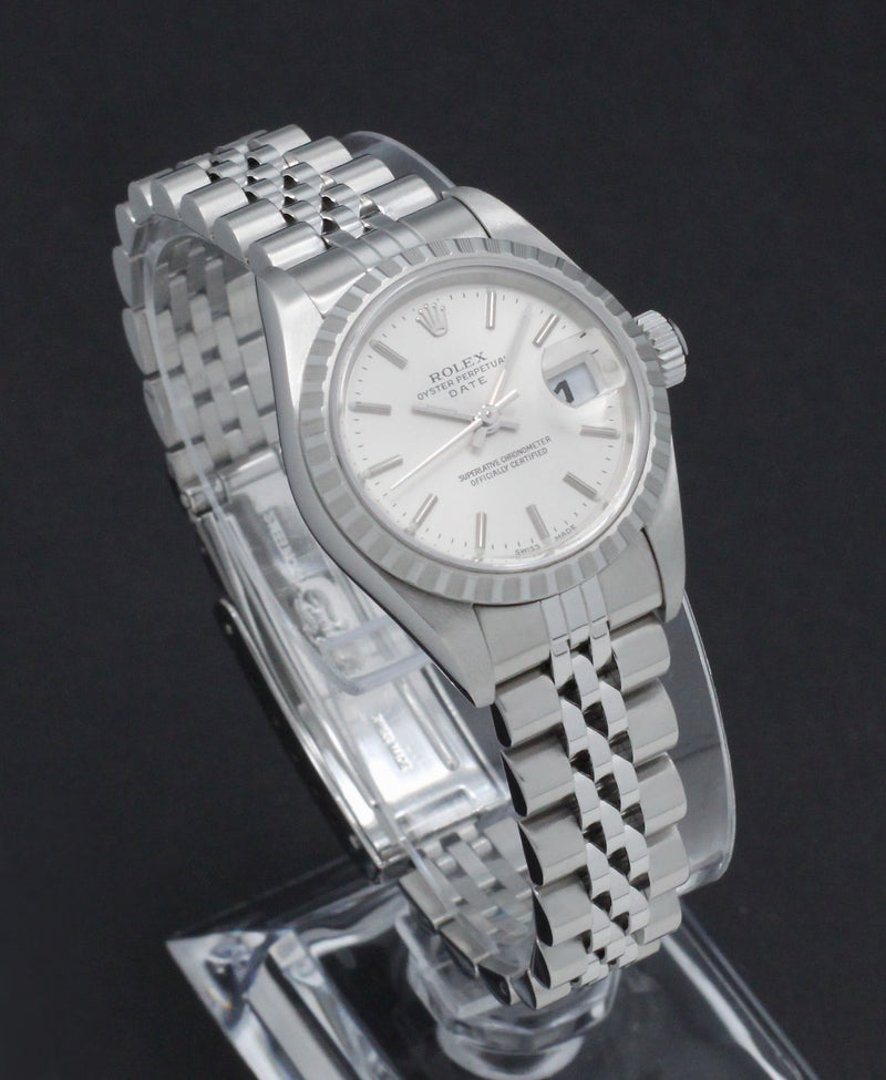 Rolex Oyster Perpetual Lady Date 69190 - 2003 - Rolex horloge - Rolex kopen - Rolex dames horloge - Trophies Watches